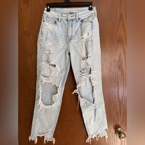 American Eagle Outfitters Light Blue Distressed Boyfriend Jeans
